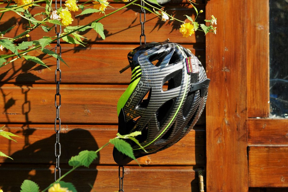 Casco Activ 2 karbon/zöld