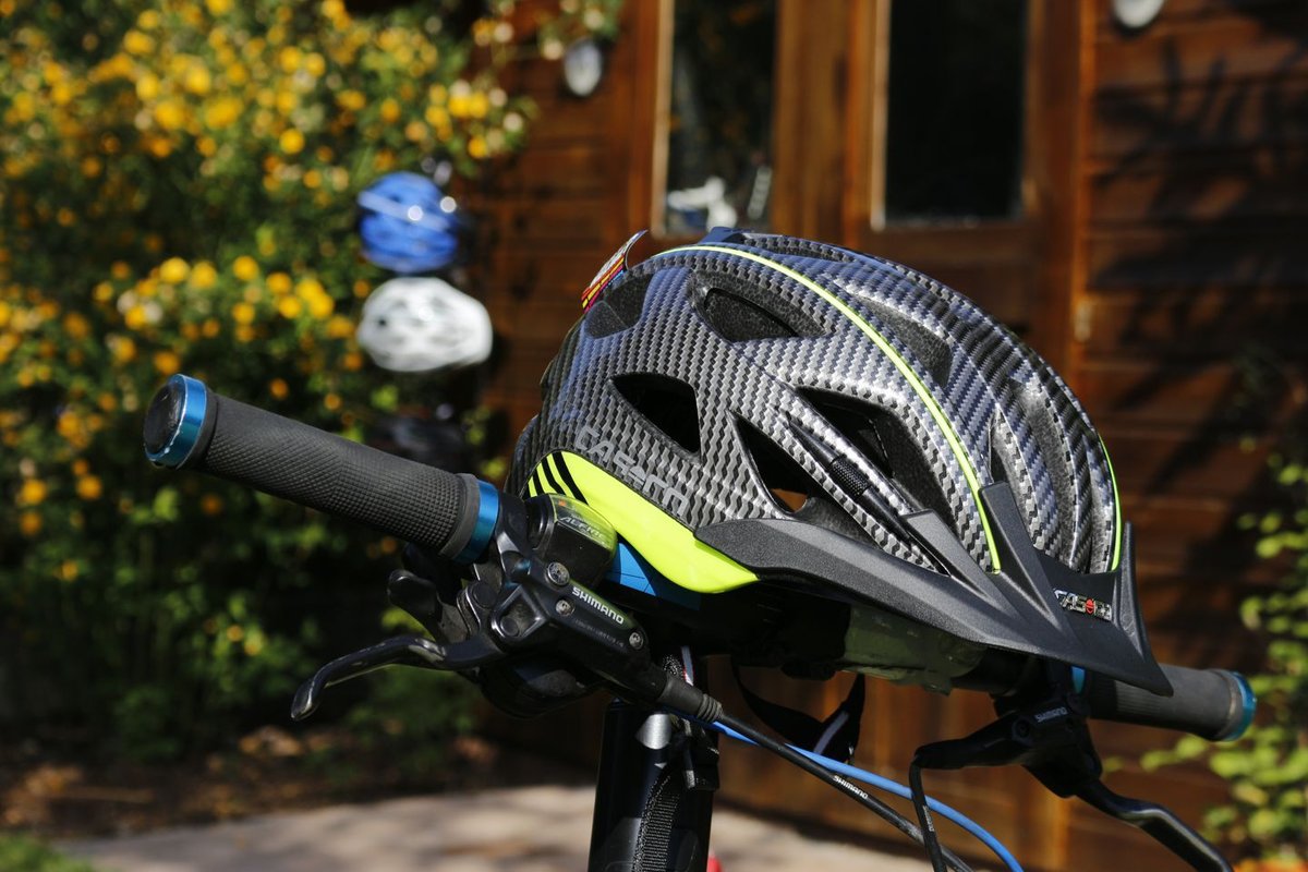 Casco Activ 2 karbon/zöld