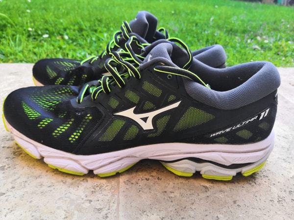 Mizuno Wave Ultima 11