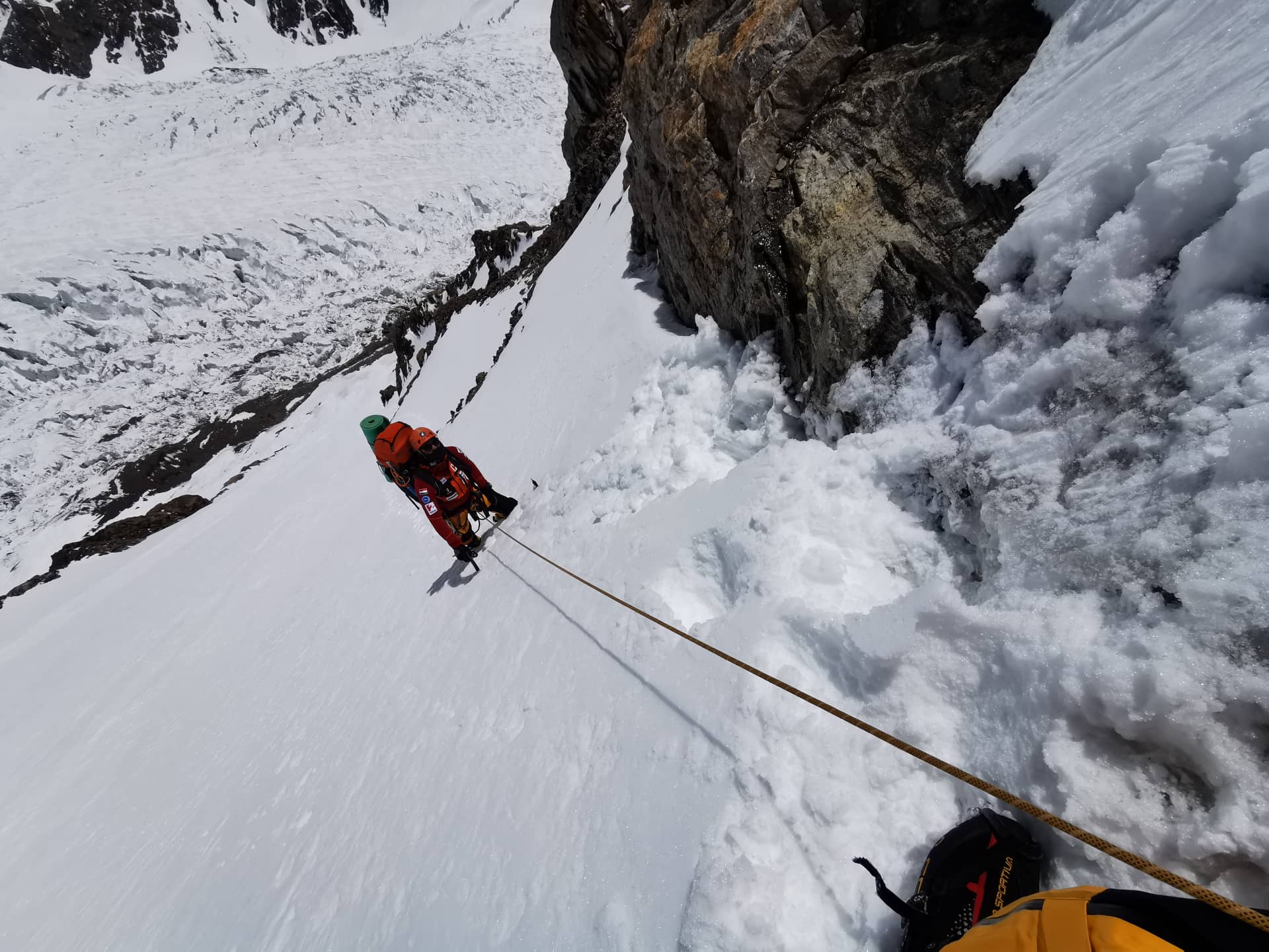 Egyedül a hegyen Forrás: Magyar K2 expedíció 2019