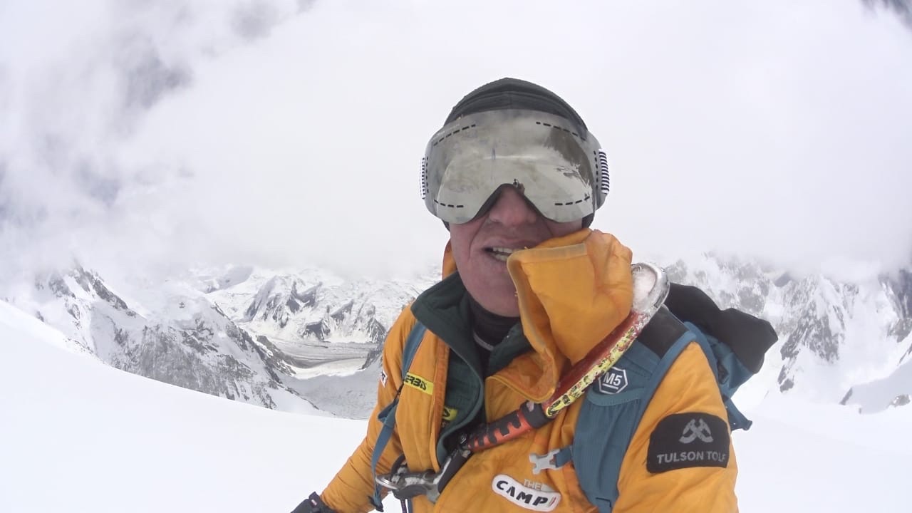 Denis Urubko szelfi a Gasherbrum II-n