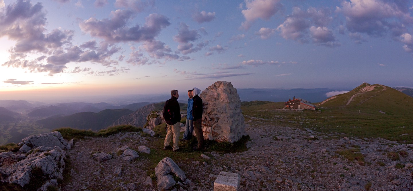 Hajnali túrázók a Schneeberg csúcsán Forrás: (c) Wiener Alpen Franz Zwickl