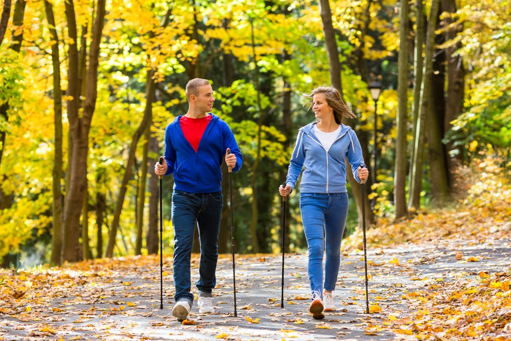 Ingyenes nordic walking nap Forrás: BVA - Budapesti Városarculati Nonprofit Kft.