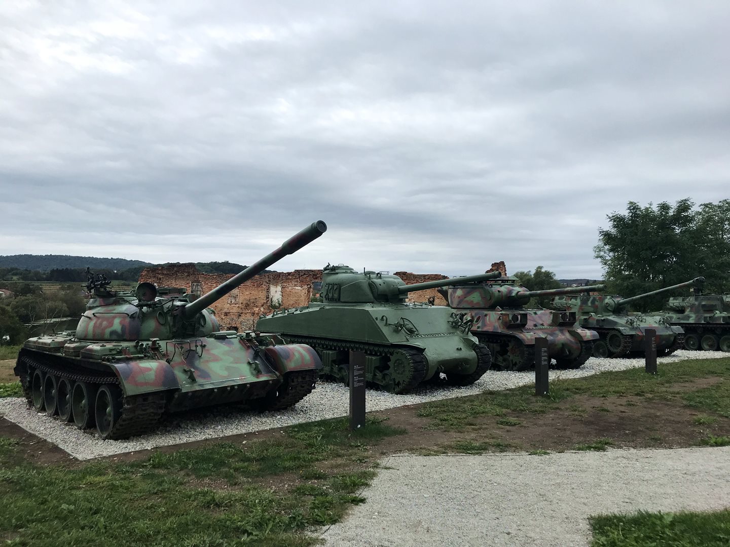 Tankok délszláv háború emlékét őrző múzeumban