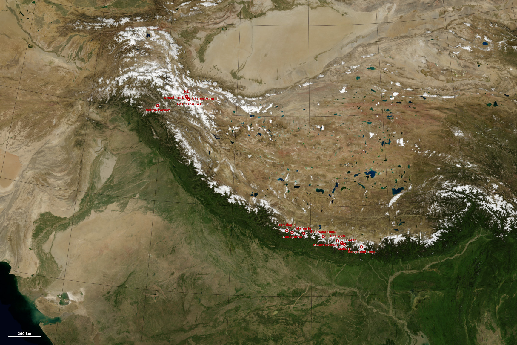 A Himalája teljes vonulata, rajta pirossal a nyolcezresek elhelyezkedése Forrás: NASA