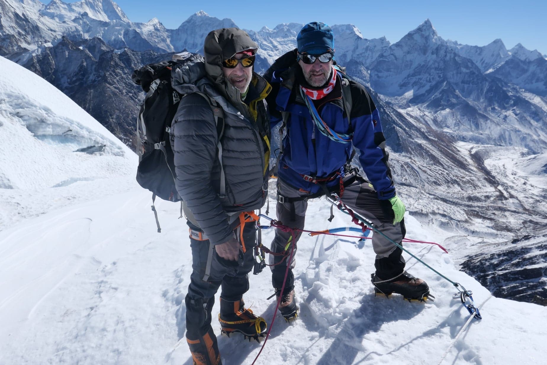 Zoli és Alex a Lobuche East csúcsán Forrás: Szlankó Zoltán/METE