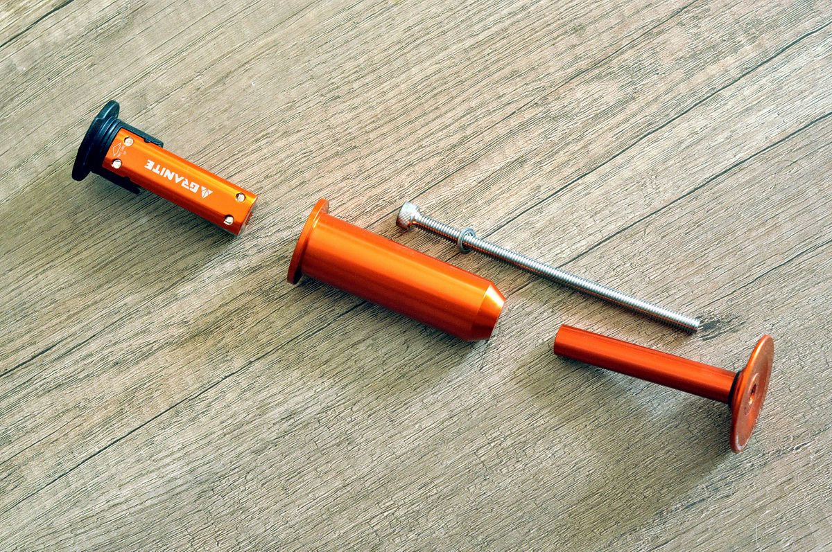 Szerszámok a bringádba rejtve - Granite Stash Tool System