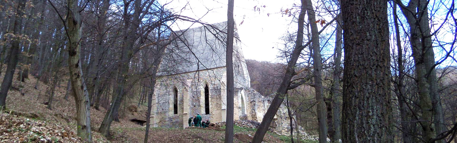 Túrák és templomromok - a gyógyulás útjai Hír