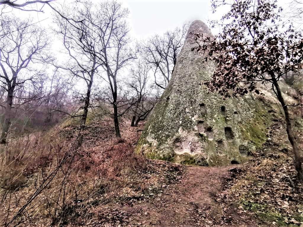 Cserépvár és a Mangó-tetői kaptárkövek nyomában