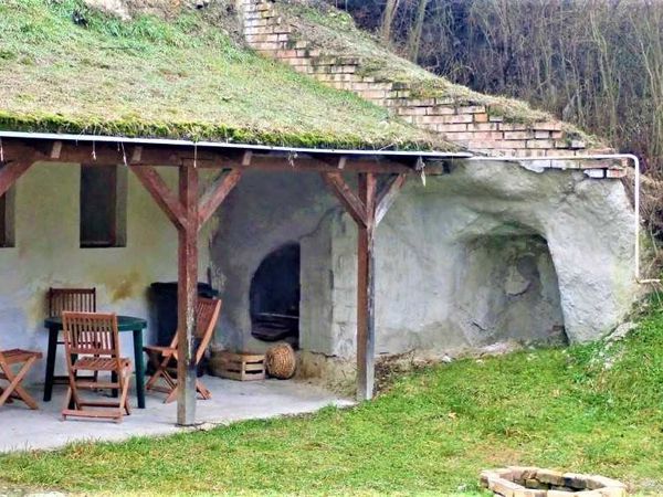 Cserépvár és a Mangó-tetői kaptárkövek nyomában