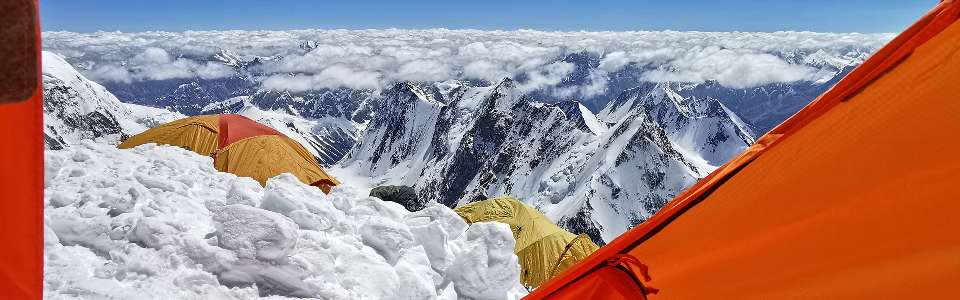 Soha nem látott tömeg ostromolja télen a K2-t Hír