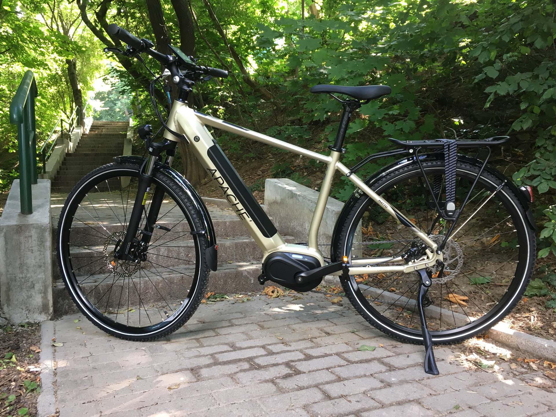 Egy cseh indián, aminek ki van mind a két kereke  Apache Bicycles-8