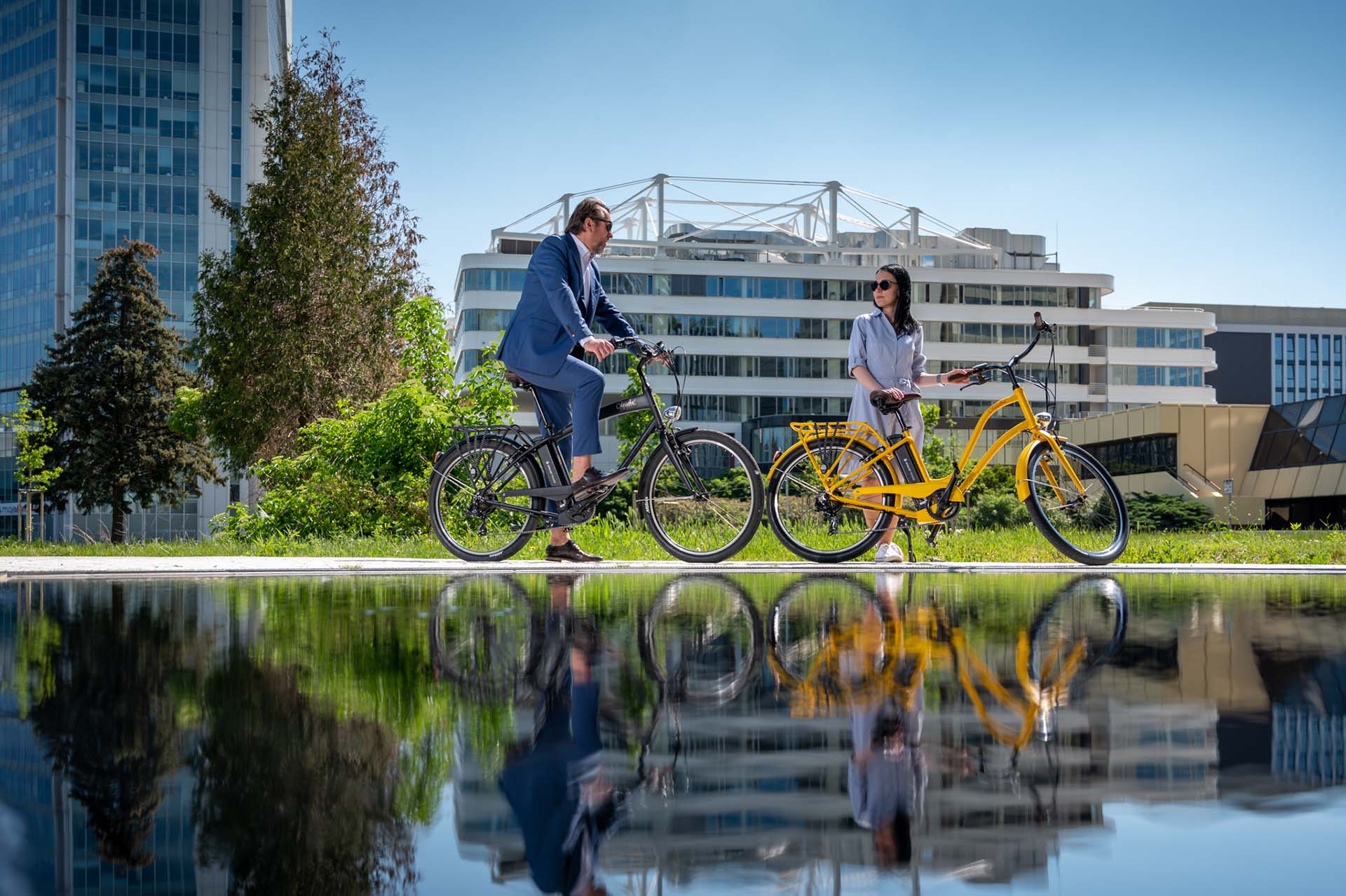 Egy cseh indián, aminek ki van mind a két kereke  Apache Bicycles-1