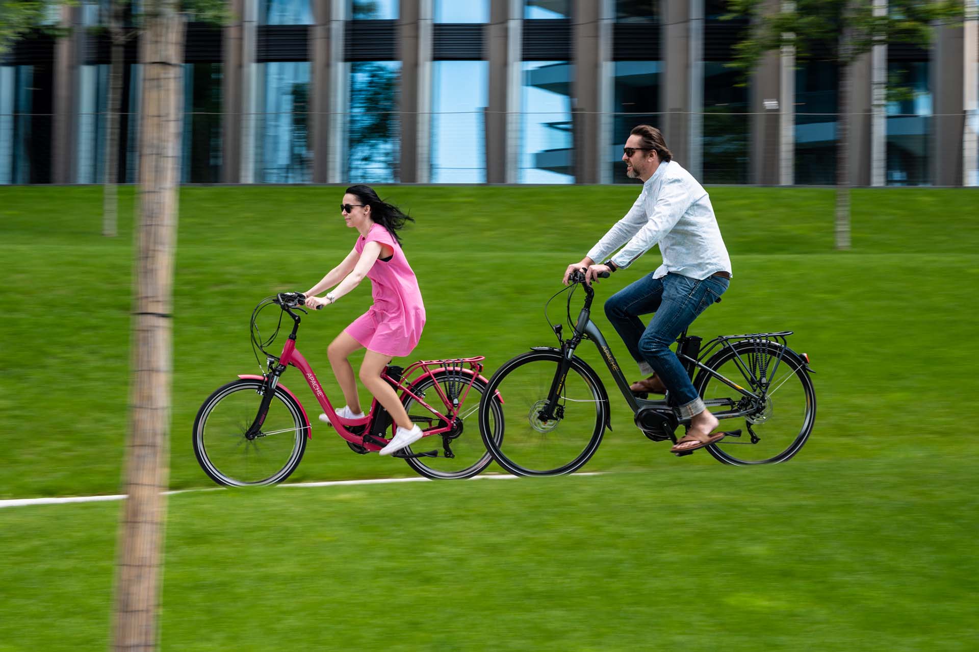 Egy cseh indián, aminek ki van mind a két kereke  Apache Bicycles-7