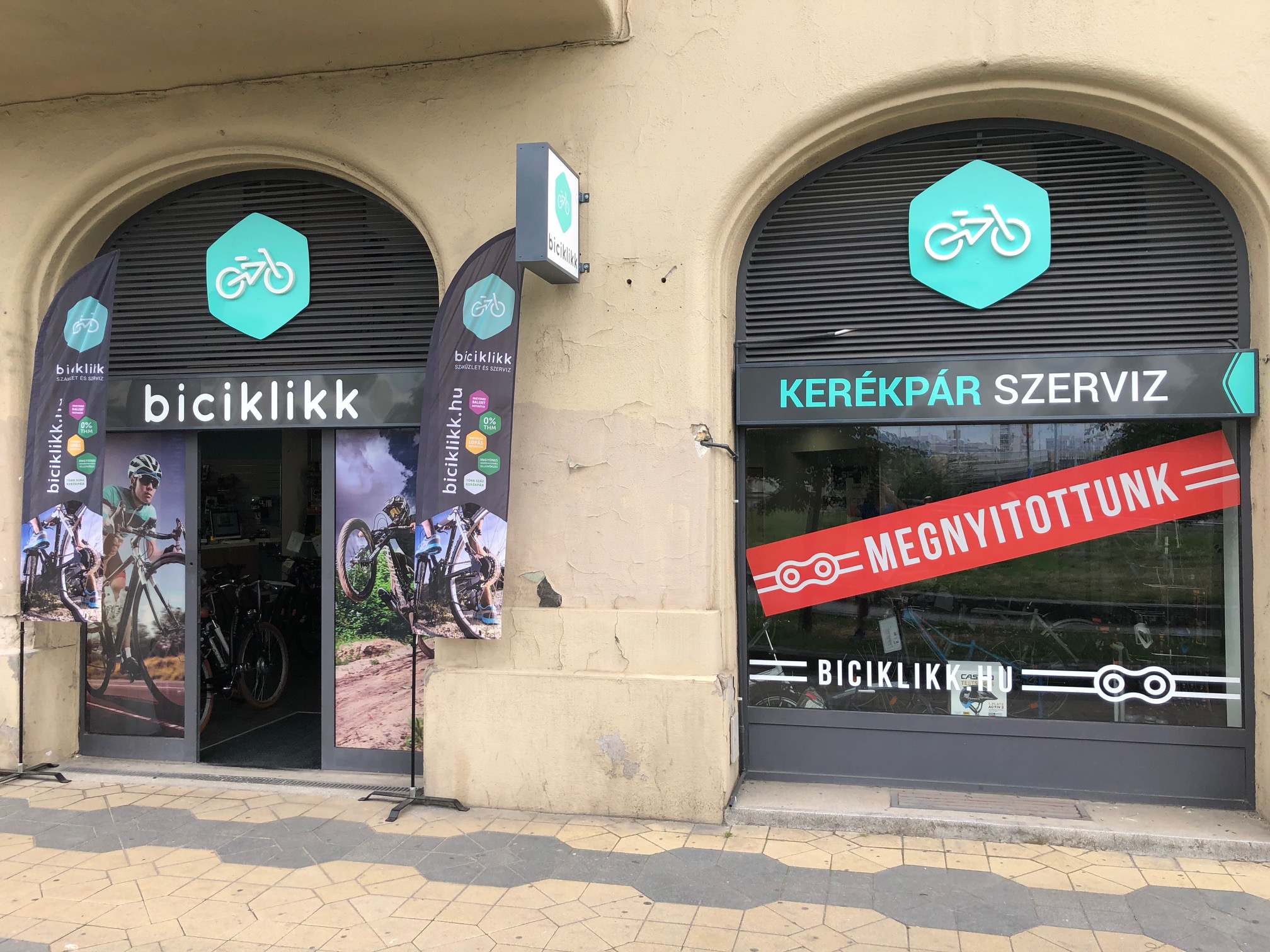 Biciklikk webshop, négy üzlettel és 30 éves tapasztalattal-3