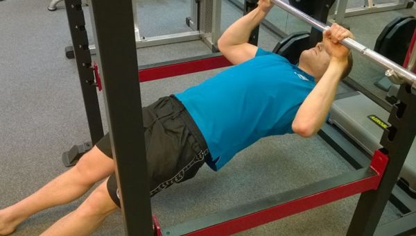 Negatív fekvőtámasz