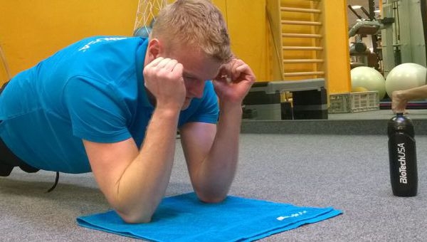 Plank könyöktámaszban