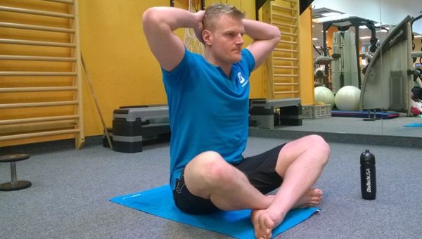 Törökülésben felülés