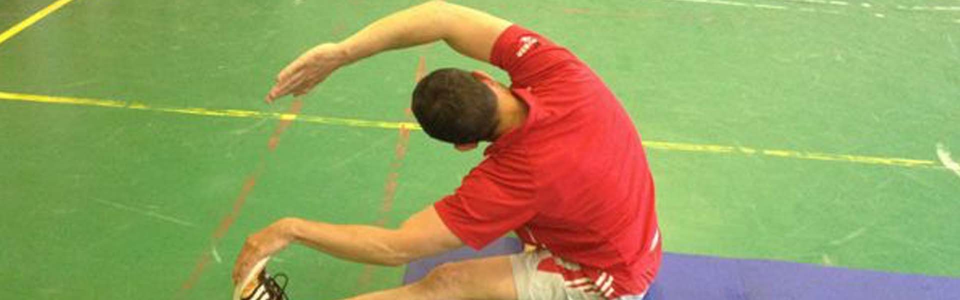 Nyújtott lábhoz előredőlés törzsfordítással mv_excercise_h1