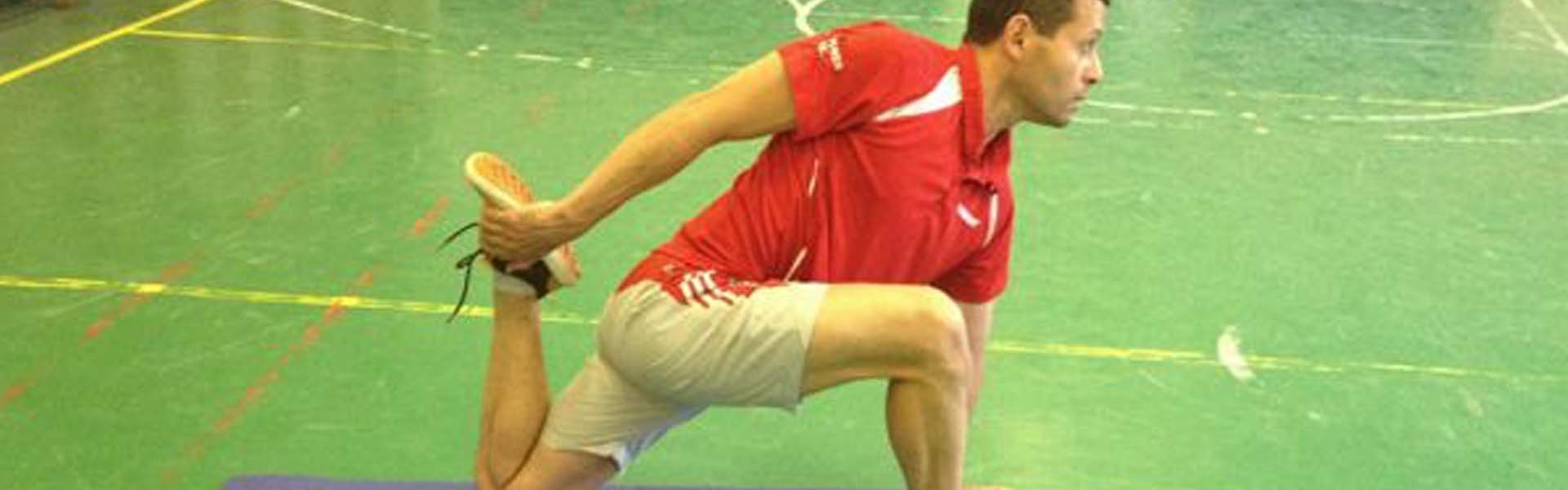 Láb hátrafeszítés térdelőállásban mv_excercise_h1