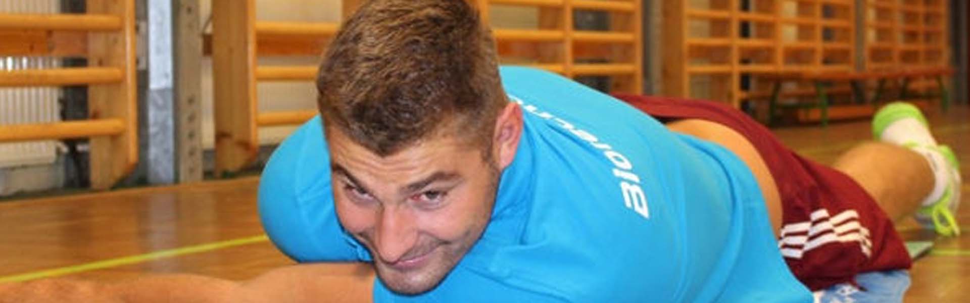 Tricepsz, hátsó váll mv_excercise_h1