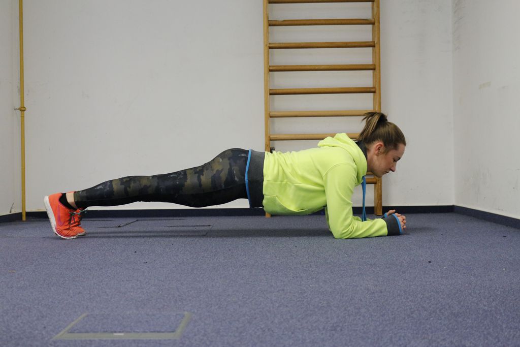 Plank törzscsavarással