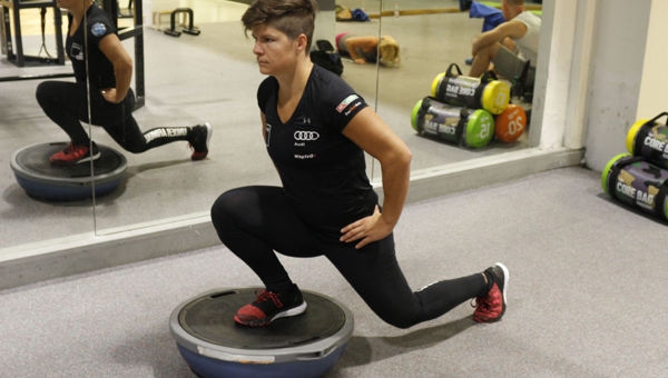 Kitörés Balance Trainer félgömbre
