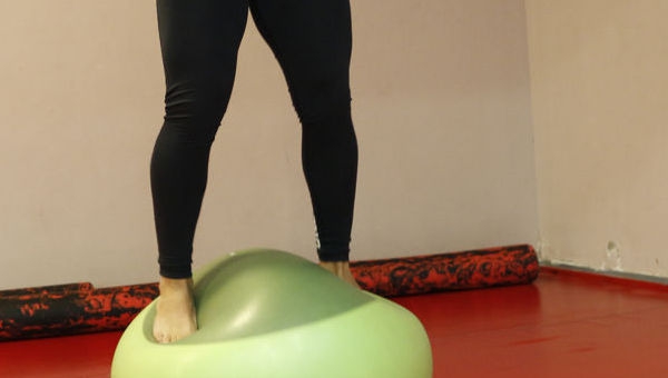 Páros lábbal felugrás fitball labdára