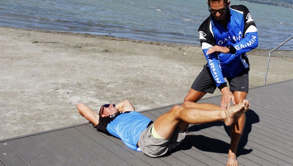 Lábemelés párban, ellentartással