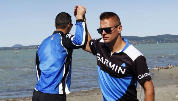 Vállnyújtás párban