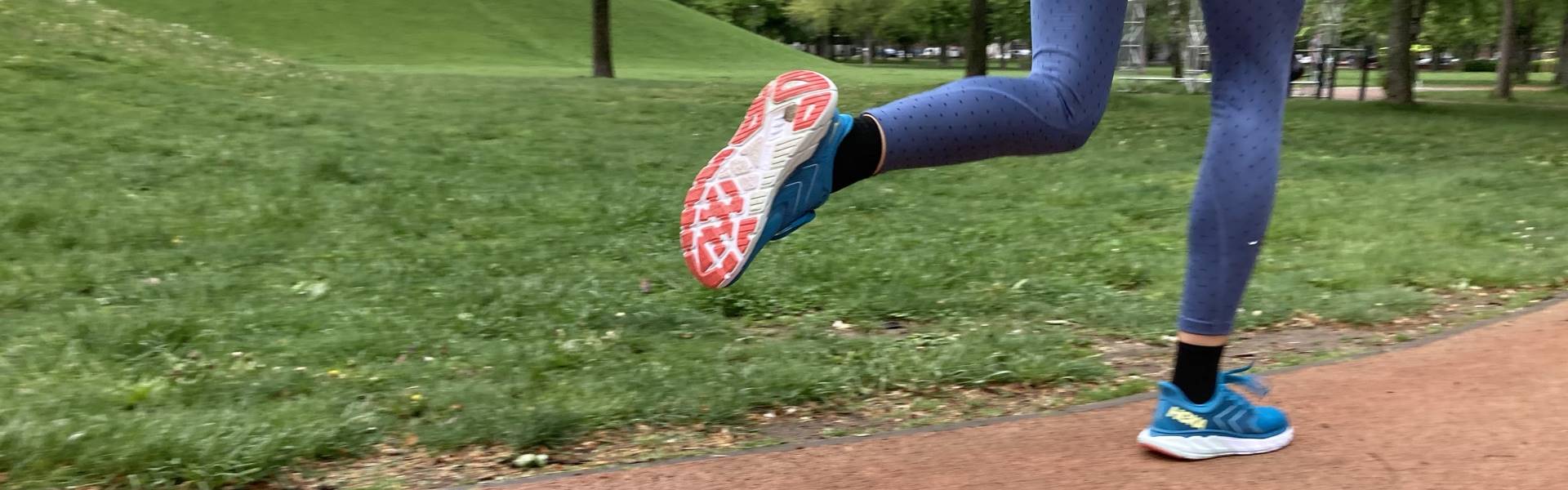 HOKA Arahi 5 futócipő teszt