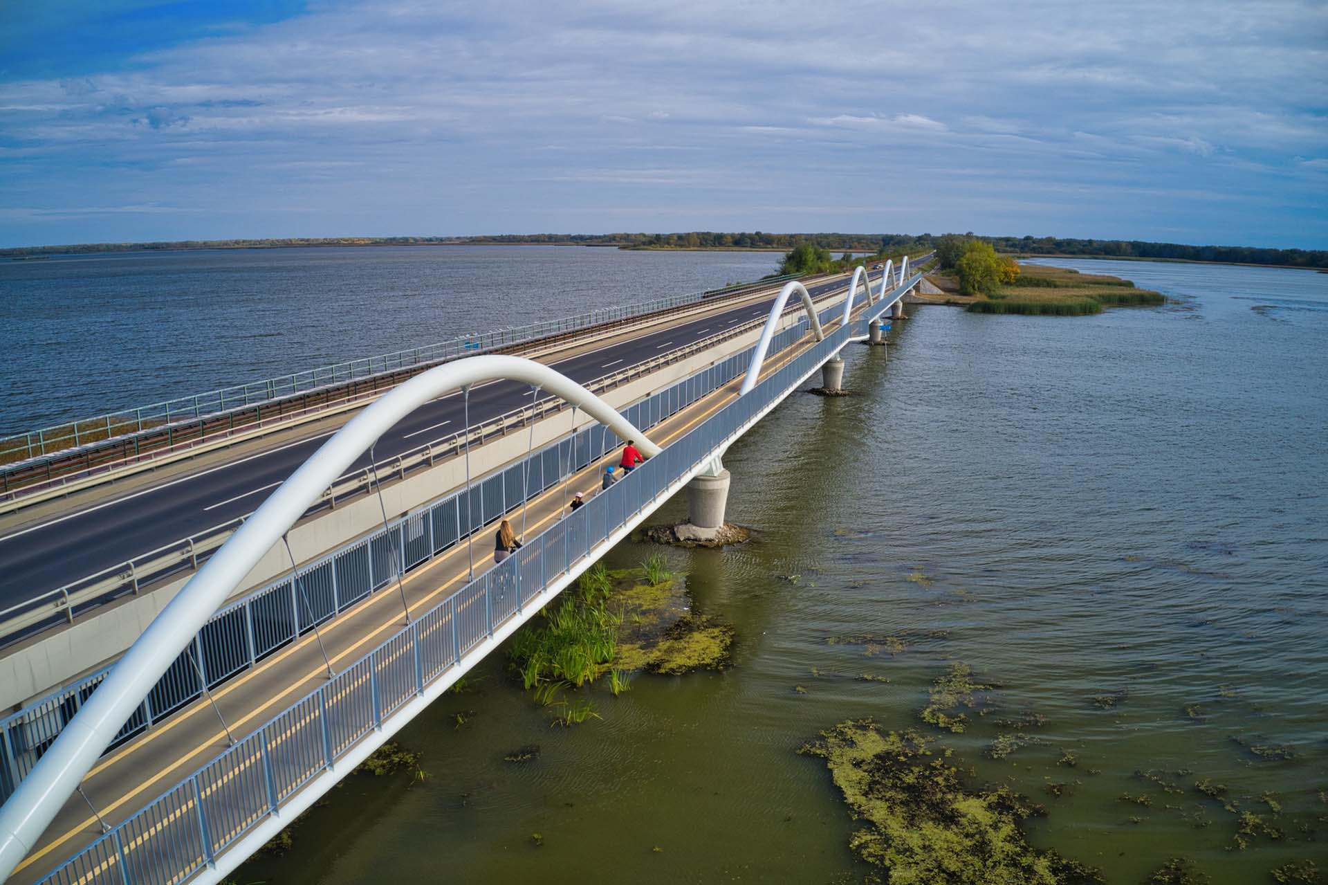 A Tisza-tavat szeli át az Év Kerékpárútja-1