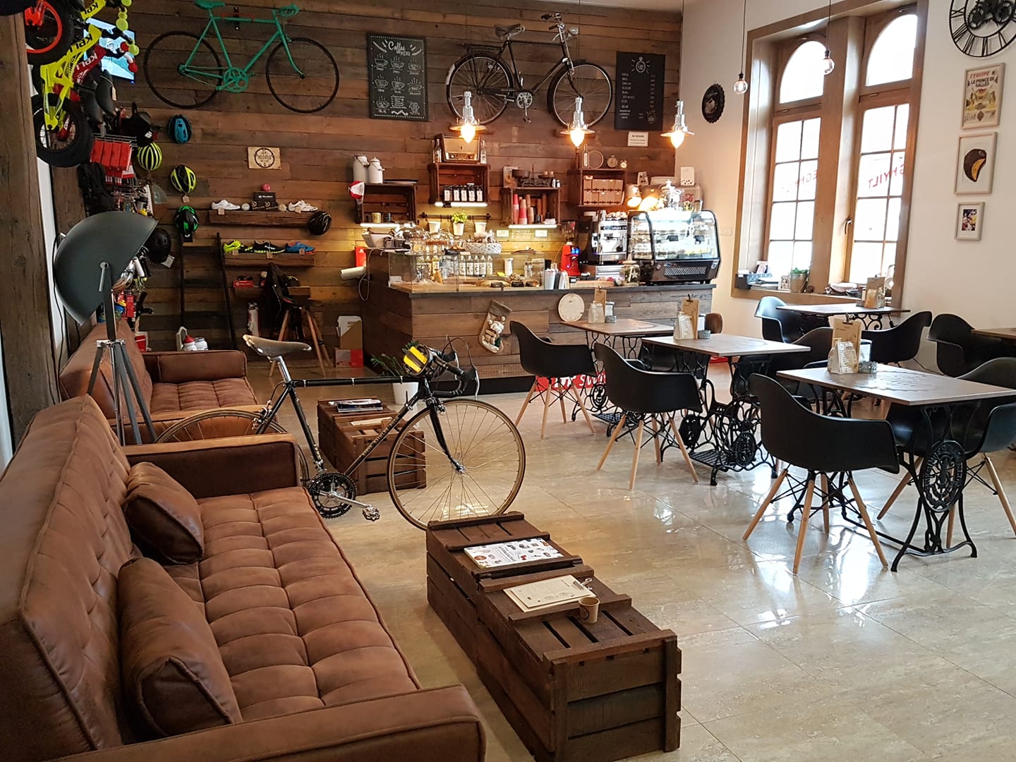 Helovelo - Bike & Café - Pápa-2