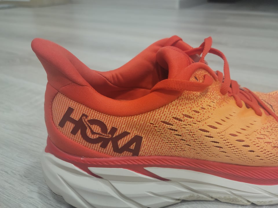 HOKA Clifton 8-3