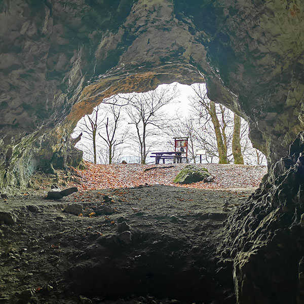 Panoráma és barlangtúra a Kevélyekre