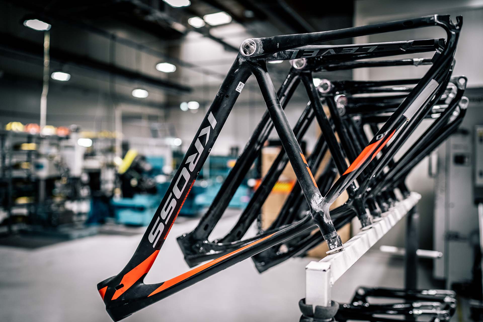 Kerékpárok tervezése és gyártása - így készülnek a Kross bringák-4