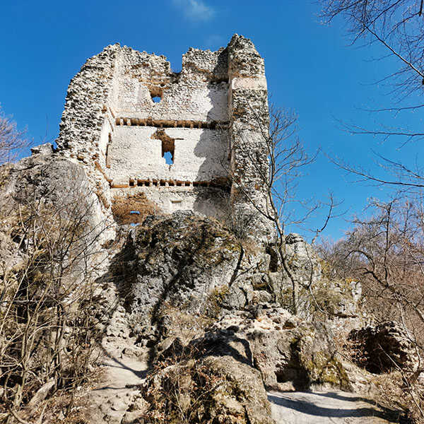 Túra vártól várig a Várvölgyi tanösvényen