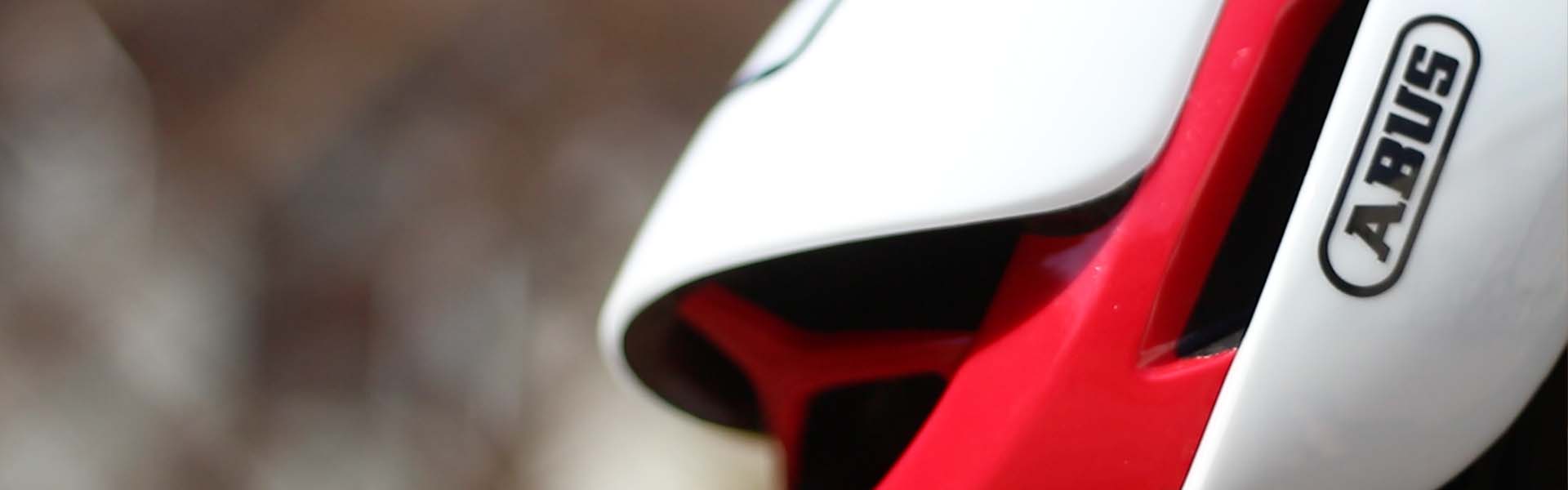 Abus országúti és mtb fejvédők