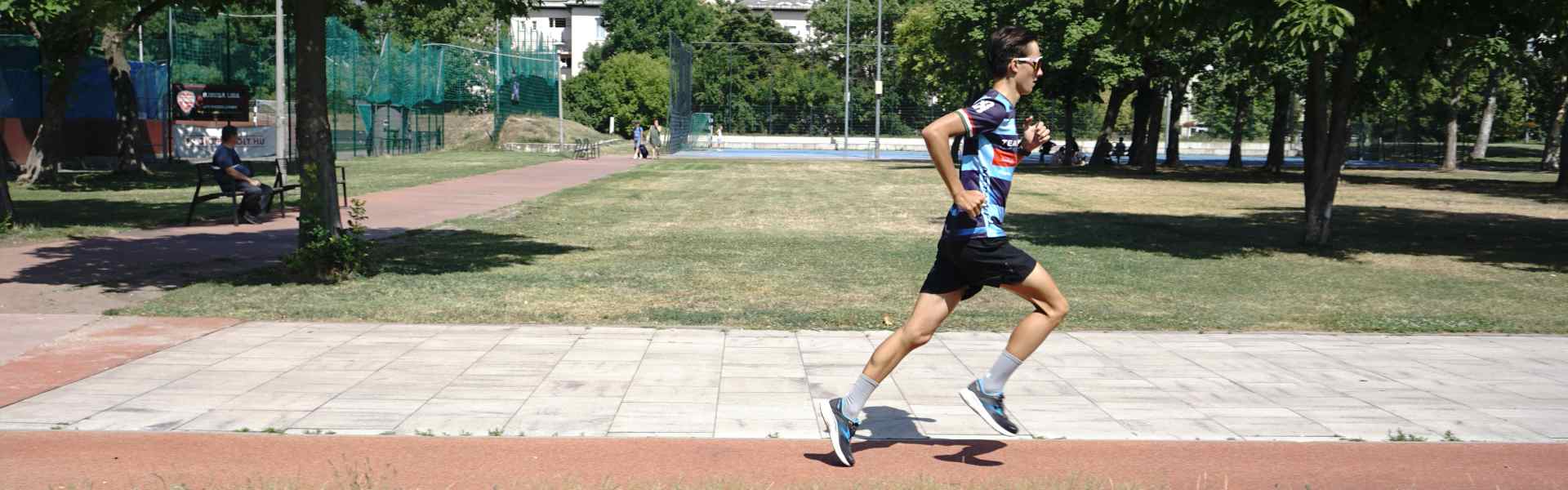 Brooks Adrenaline GTS 22 futócipő teszt