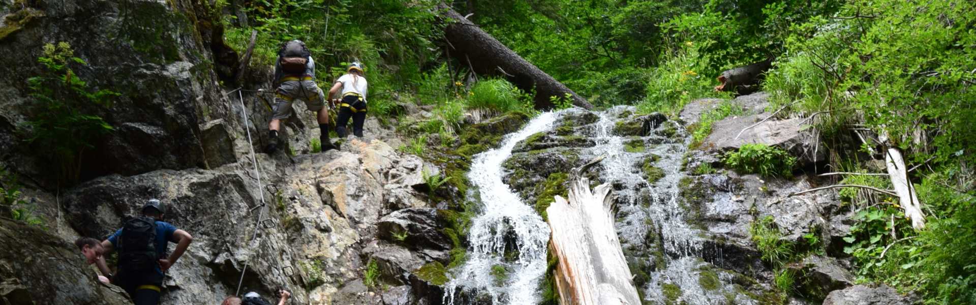 Zipline, gyalogtúra, e-bike, via ferrata, hegyi roller  mindez Szlovákiában