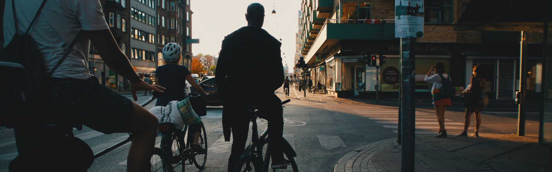 Mit miért csinál valaki az utakon?