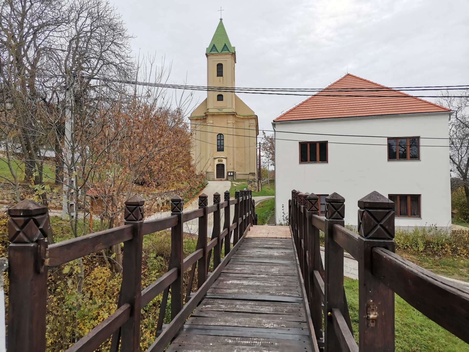 A Polányi templomdomb meglepő varázsa-5