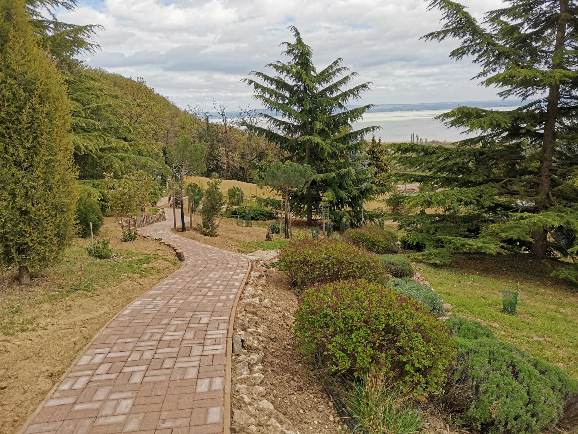 Folly arborétum, egzótakert a Balaton-felvidéken-11