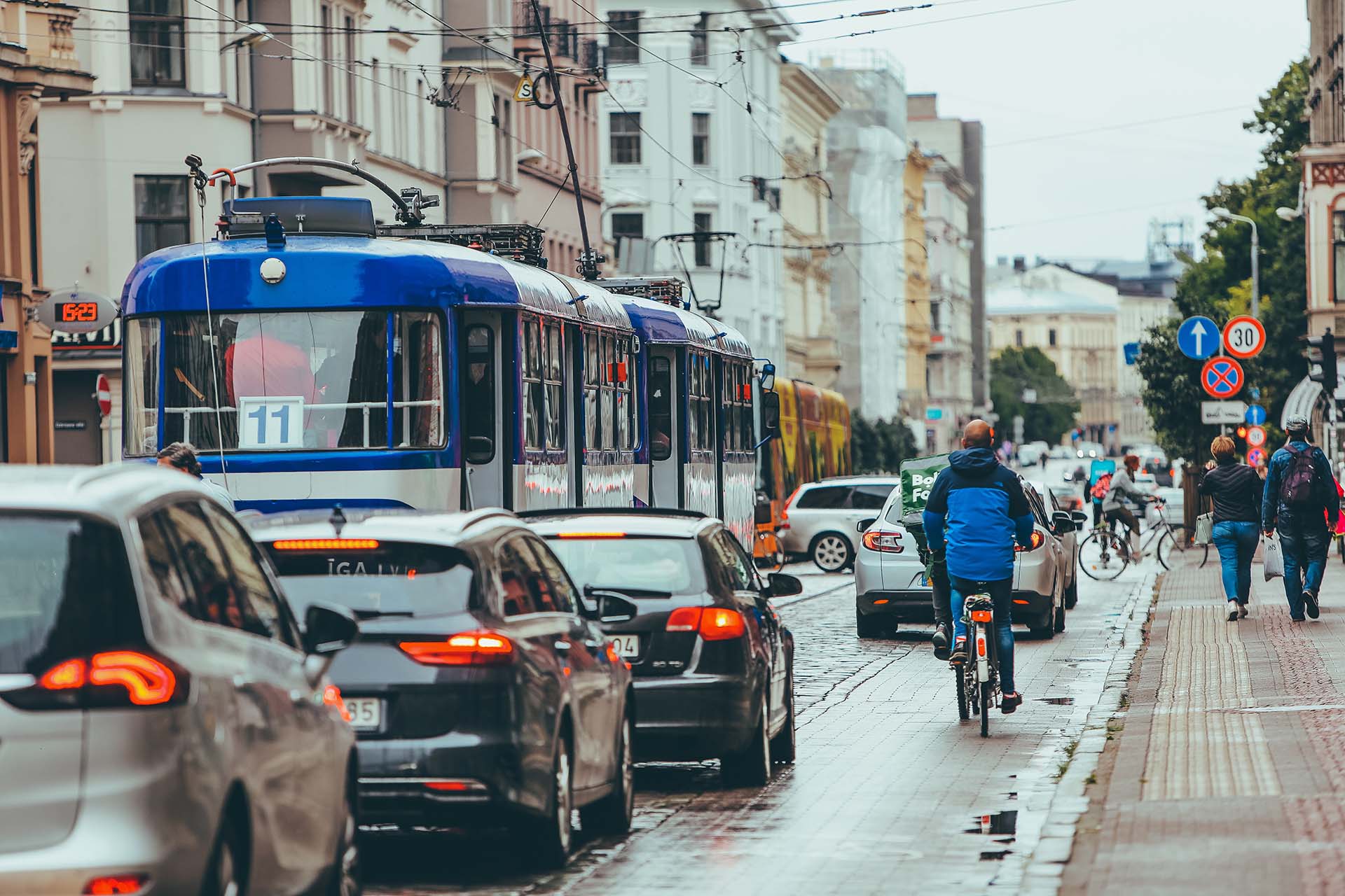 Hogyan szabad/illik/szoktunk kerékpározni?-6