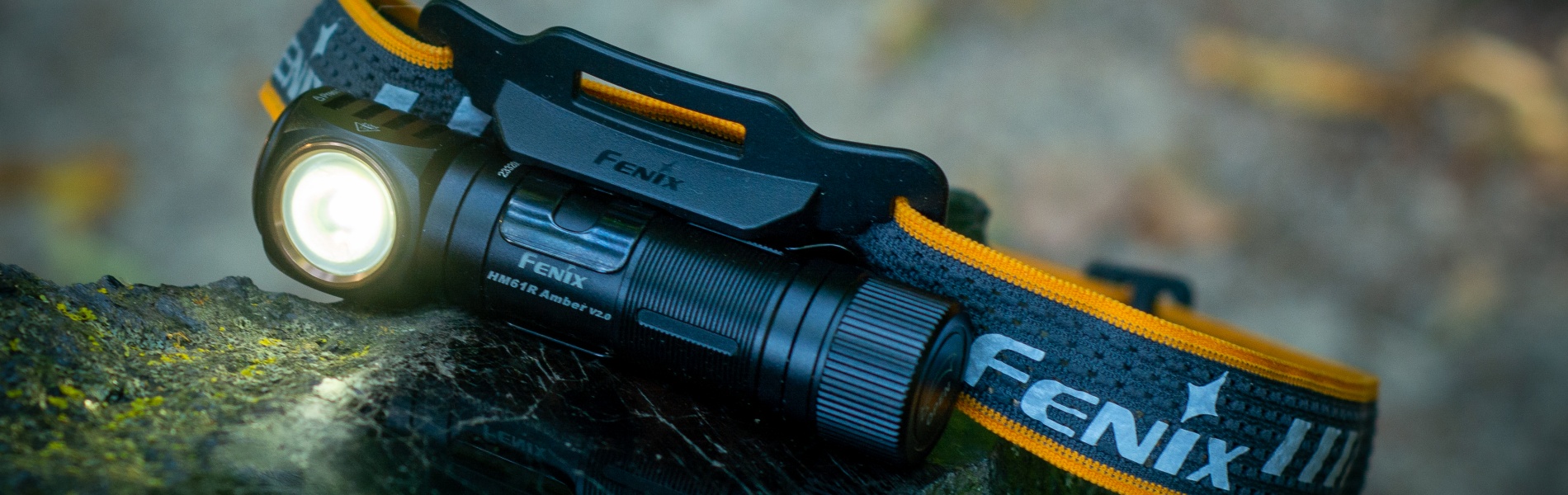 Univerzális outdoor fejlámpa: Fenix HM61R Amber V2.0