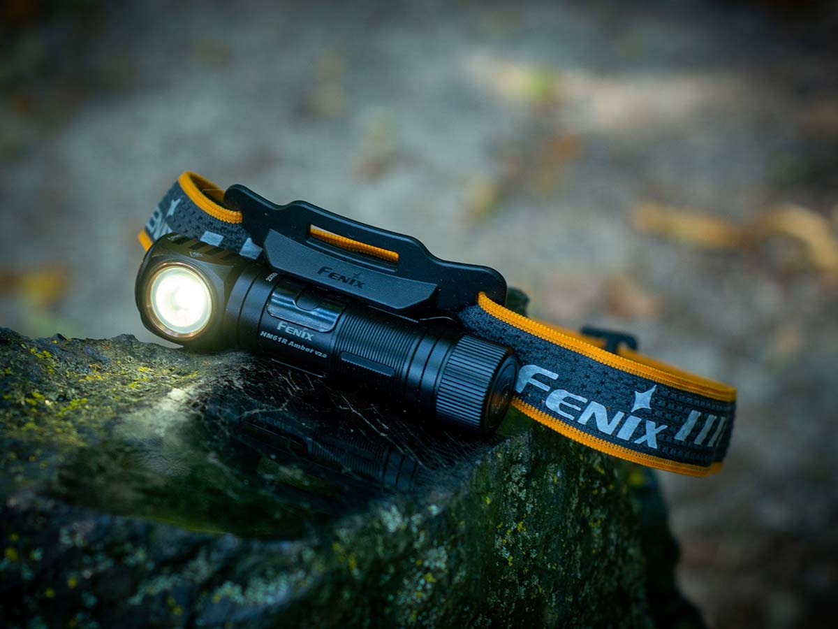 Univerzális outdoor fejlámpa: Fenix HM61R Amber V2.0