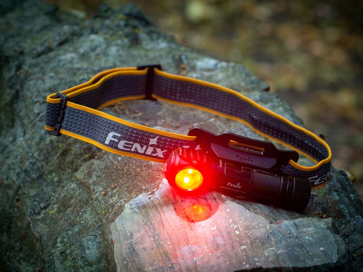 Univerzális outdoor fejlámpa: Fenix HM61R Amber V2.0