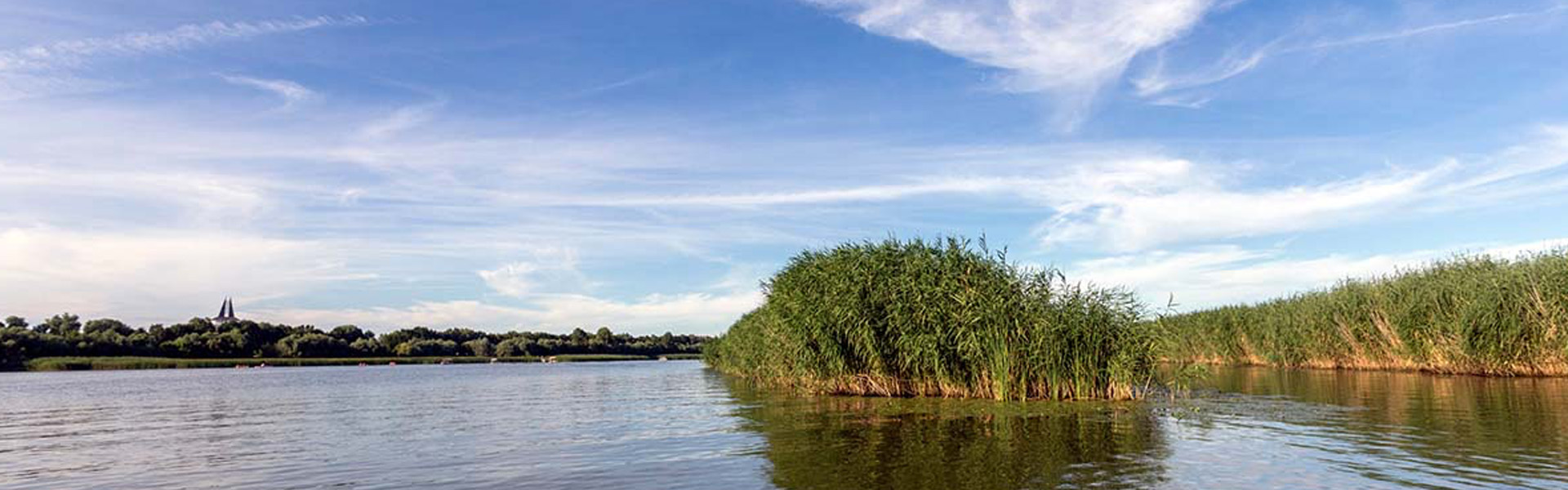 Tisza-tó Földön, vízen, két keréken