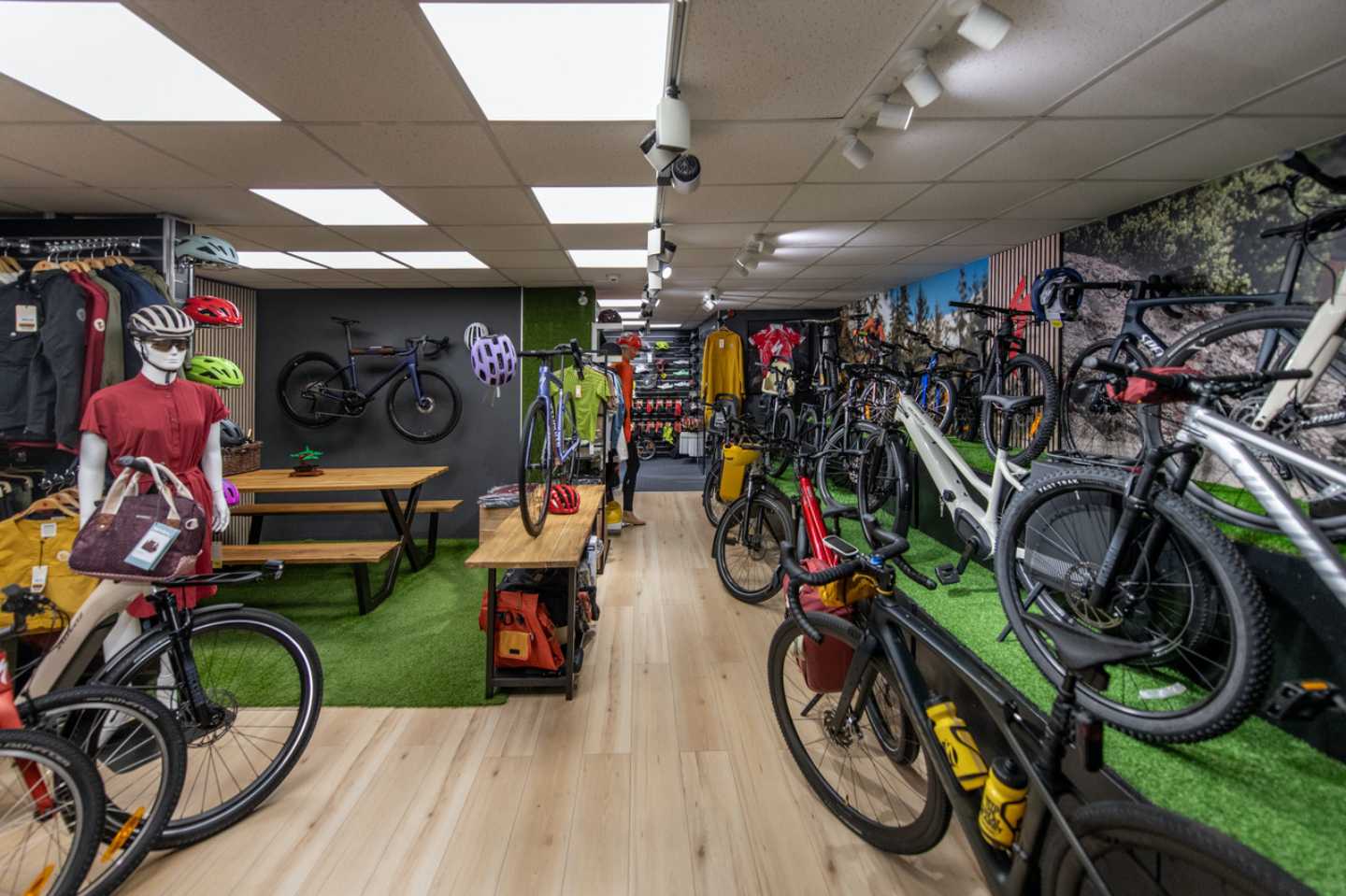 A prémium kerékpárüzlet - Specialized Elite Store-4