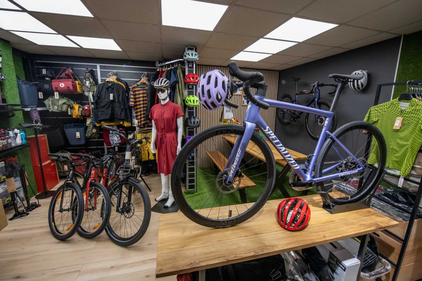 A prémium kerékpárüzlet - Specialized Elite Store-2